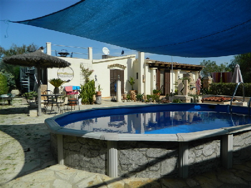 Entspannung und Erfrischung im Poolbereich – Foto 2
